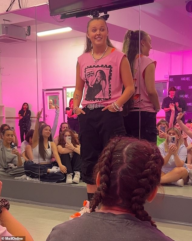 Speaking at a Q&A with fans during a dance class at Pineapple Dance Studios on Saturday, JoJo was grilled on the exact moment she developed feelings for Chris