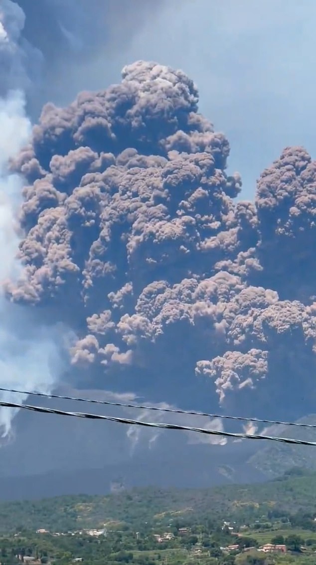Users on social media have been sharing footage of the horrifying ash cloud that is threatening to cover the Italian island