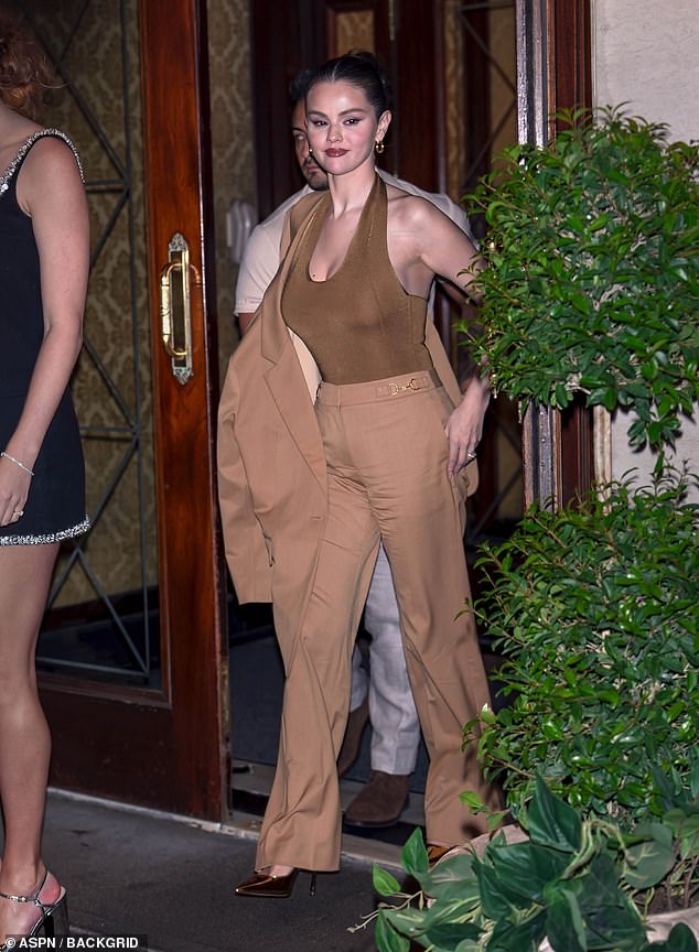 Although it is unknown who picked up the check at dinner, Gomez may have put her card down as Swift just splashed out around $360 million to purchase the rest of her music catalog