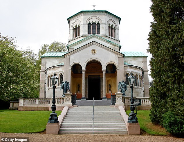 Wallis was buried next to her husband at the Royal Burial Ground, Frogmore. The burial was attended by only the Queen, the Duke of Edinburgh, Prince Charles and Princess Diana and eight of Wallis's aides and friends
