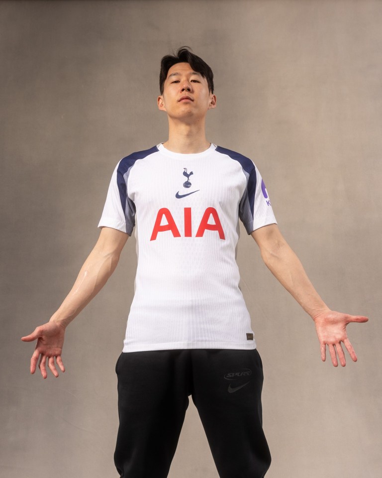 Son Heung-min in the Tottenham Hotspur 2025-26 home kit.