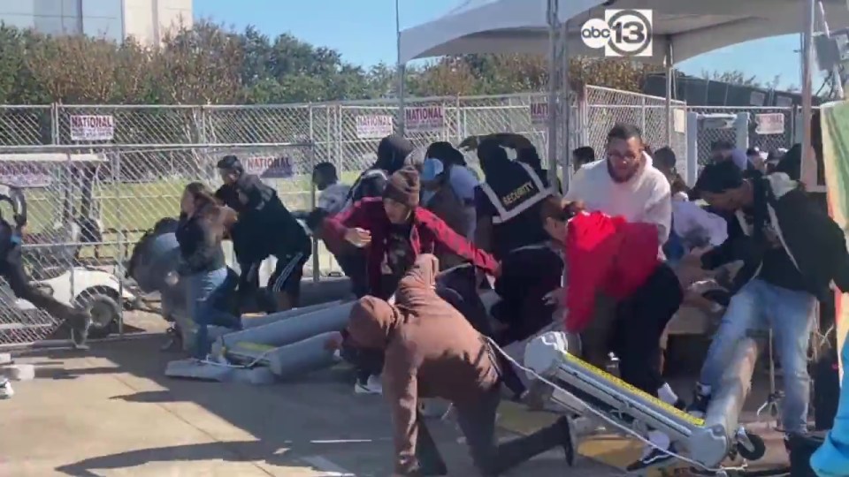 Chaos at the Astroworld Festival entrance.