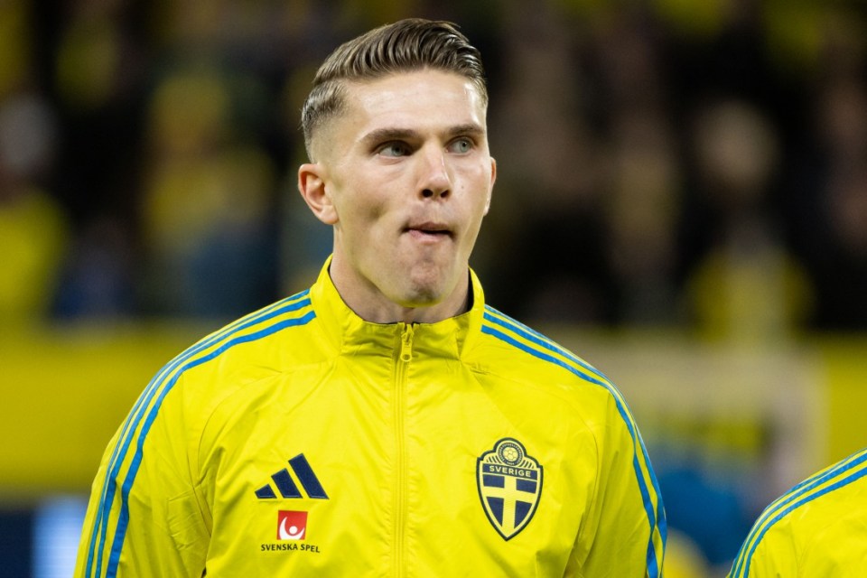 SOLNA, SWEDEN - NOVEMBER 16: Viktor Gyokeres during the UEFA Nations League 2024/25 League C Group C1 match between Sweden and Slovakia at Strawberry Arena on November 16, 2024 in Solna, Sweden. (Photo by Michael Campanella/Getty Images)