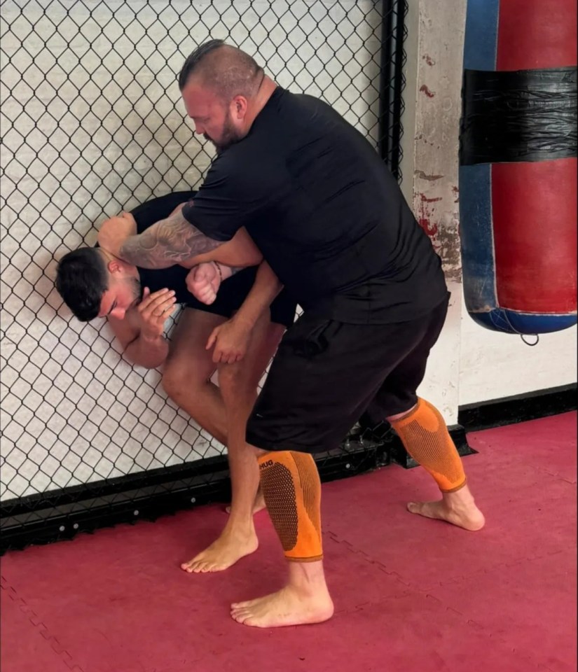 Eddie Hall and Tommy Fury training.