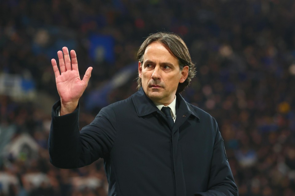 Simone Inzaghi waving goodbye.