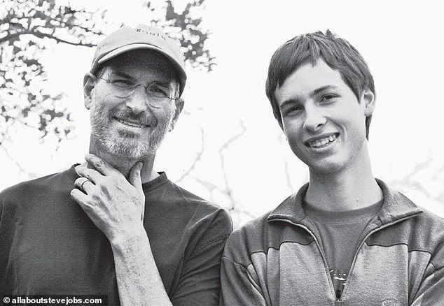 In Walter Isaacson's biography, Reed was described as being the closest to his father out of his four siblings