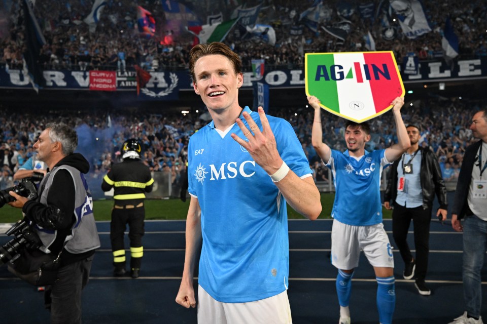 Scott McTominay of Napoli celebrating a Serie A victory.