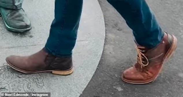 A year after he was seen wearing odd shoes on the island, fans once again rushed to the comments after noticing the Deal Or No Deal star was still sporting the look.