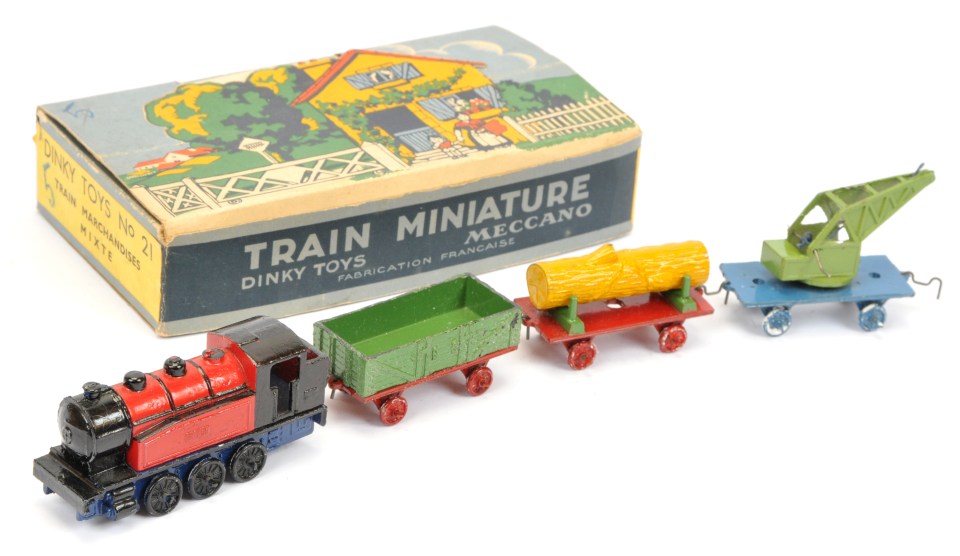 Dated: 04/06/2025 A collection of Dinky toys have sold at auction for almost ¿90k at auction, with the Simply Dinky Auction featuring a number of pre and post-war models at Vectis in Thornaby, Stockton on Tees Pictured is a French Dinky pre-war 21 Train set with box, which sold for ¿3,185. See story North News