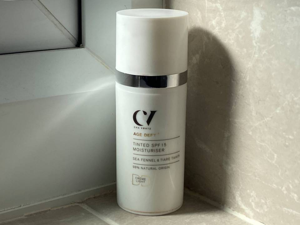Green People Age Defy tinted SPF 15 moisturiser bottle.
