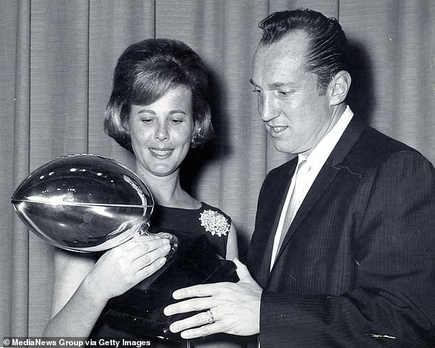 Carol Davis with her husband Al Davis in 1964