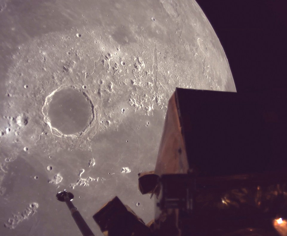 The Resilience lunar lander orbiting the moon.