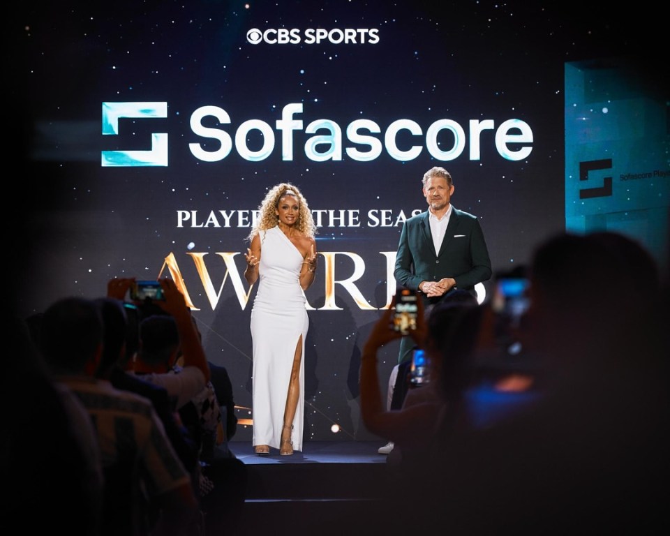 Kate Abdo and Laura Woods at an awards ceremony.