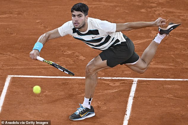 Carlos Alcaraz of Spain won the game and moved into the Finals