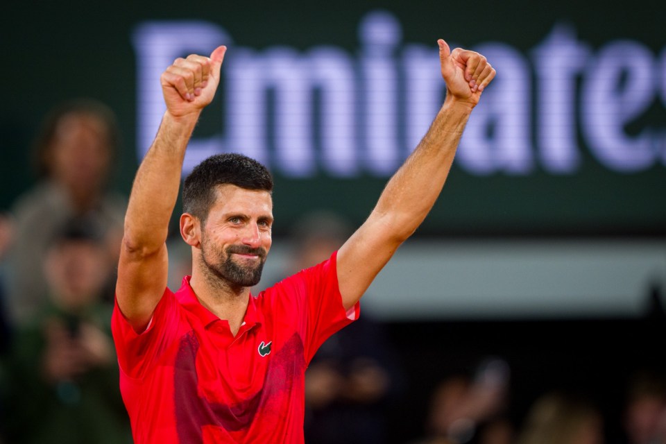 PARIS, FRANCE - JUNE 06: Novak Djokovic of Serbia acknowledges the crowd as he leaves the court after defeat against Jannik Sinner of Italy during the Men's Singles Semi Final match on Day Thirteen of the 2025 French Open at Roland Garros on June 06, 2025 in Paris, Francea¿¿ (Photo by Andy Cheung/Getty Images)