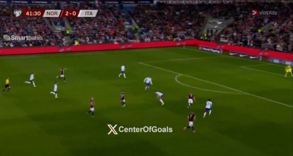 Odegaard's assist during a Norway vs. Italy soccer match.