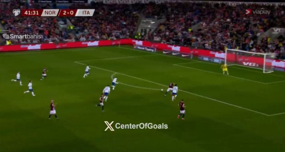 Odegaard assist during a Norway vs. Italy soccer match.