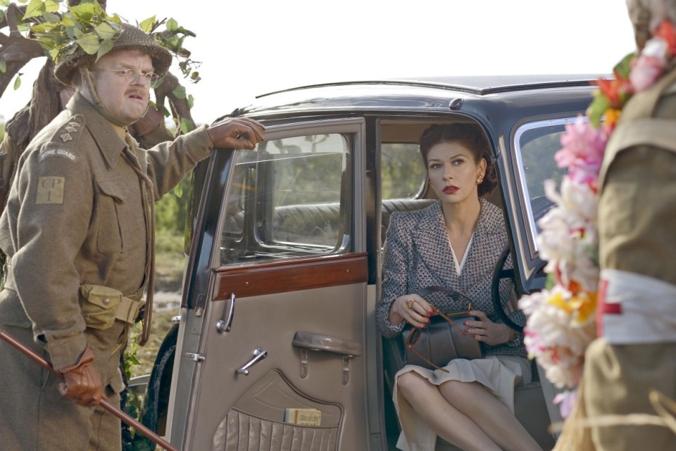 No Merchandising. Editorial Use Only. No Book Cover Usage. Mandatory Credit: Photo by Alex Bailey/Dj/Universal/Kob/REX/Shutterstock (5867377b) Toby Stephens, Catherine Zeta-Jones Dad's Army - 2016 Director: Oliver Parker Dj Films/Universal UK Scene Still Comedy