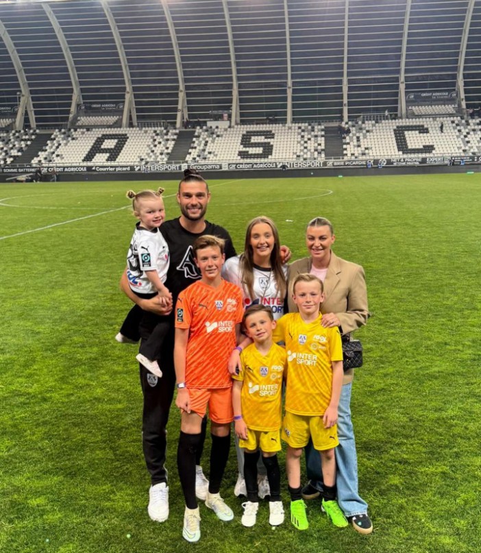 Andy Carroll and Billi Mucklow, , https://www.instagram.com/billimucklow/