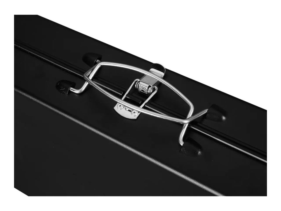 Close-up of a foldable barbecue's latch.