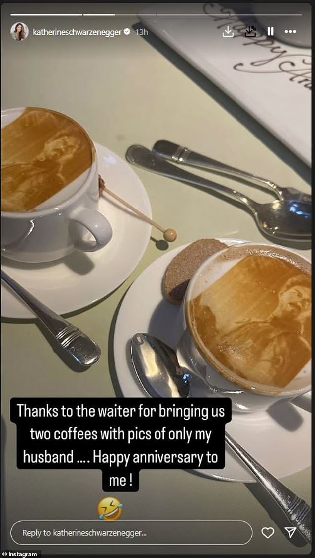 They were also served two coffees with latte artwork featuring just Pratt's face