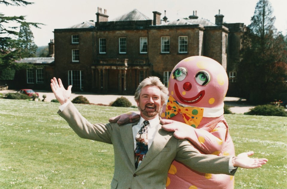 Noel Edmonds with Mr. Blobby.