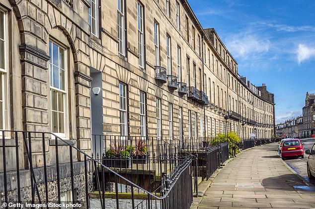 Iconic town houses in Edinburgh