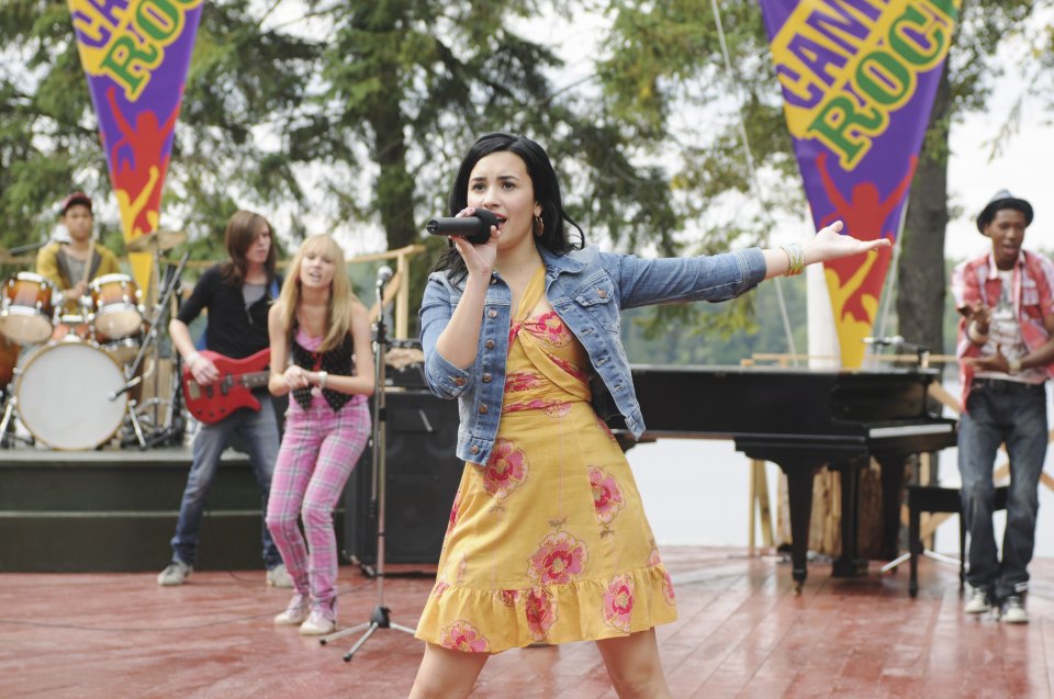 Demi Lovato singing at Camp Rock 2.