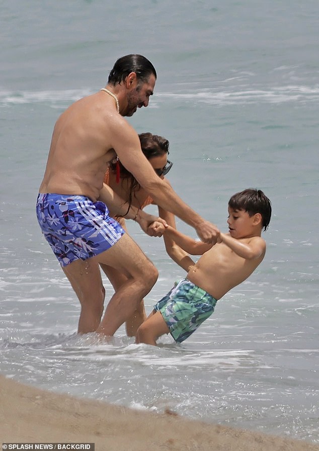 The couple played with their youngster