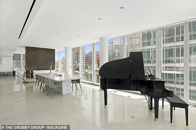 The penthouse boasts an eyewatering 1000 sqm of floor space and spans the top three floors of a glass tower overlooking the Hudson River