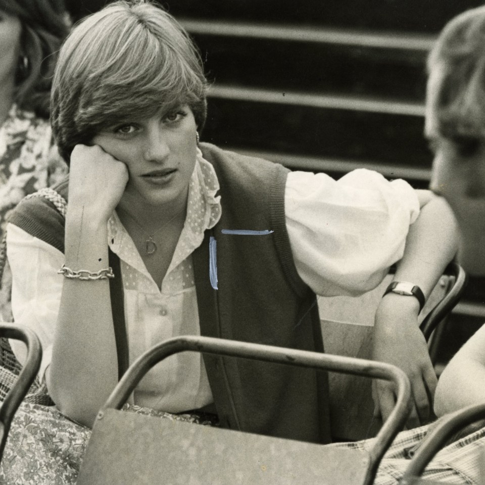 Black and white photo of Lady Diana Spencer.