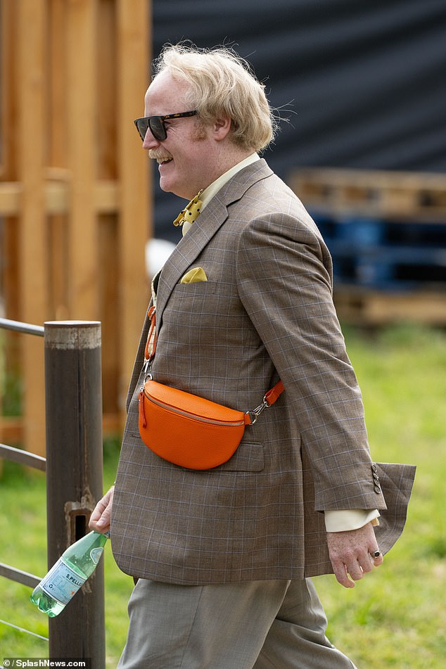 Gary Lamont ws back in his role as Charles Fairburn