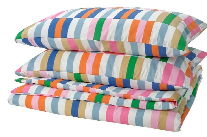 Duvet cover and two pillowcases with multicolored stripes.