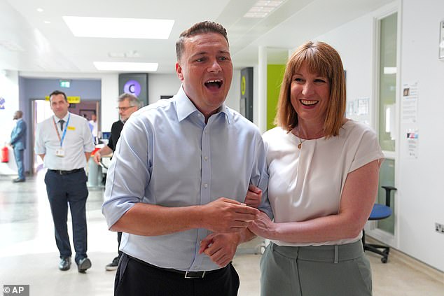 Wes Streeting and Rachel Reeves visited St Thomas¿ Hospital in London