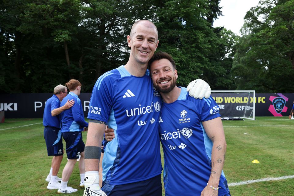 Photo of Joe Hart and Sam Thompson at a Soccer Aid for UNICEF training session.