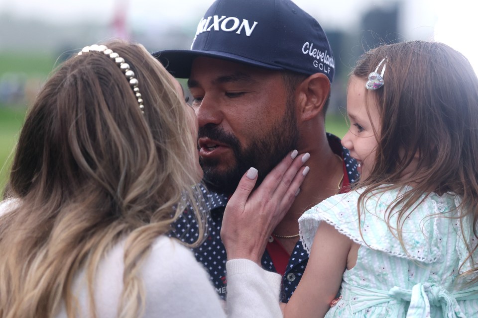 J.J. Spaun celebrates his U.S. Open win with his wife and daughter.
