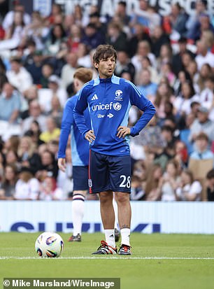 Despite being injured Sam was called on to the pitch, only after Louis had left, meaning they avoided coming face-to-face in front of the huge crowd