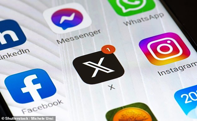 The Society of Radiographers (SoR) is calling on health officials to introduce national guidelines that ban covert recording in hospitals and clinics