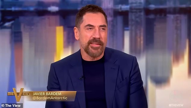 The Oscar-winner was speaking to conservative panelists Alyssa Farah Griffin and Sara Haines, who wear yellow pins everyday to support Israeli hostages being held in Gaza