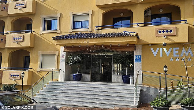 Around 200 guests staying at the hotel in the popular resort of Benalmadena Costa are now having to exit the establishment via a ground-floor garage.