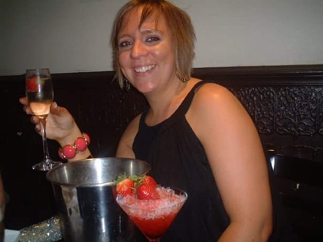In 2008, Amy's fiancee broke up with her, causing her to spiral into more drinking