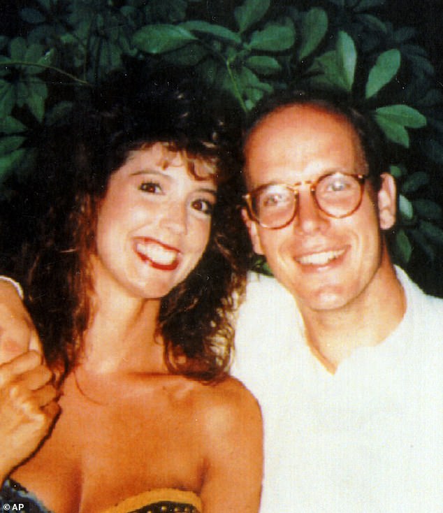 Jazmin's mother Tamara, then a waitress, had a fling with the monarch back in 1991, while on holiday (pictured together in the same year)