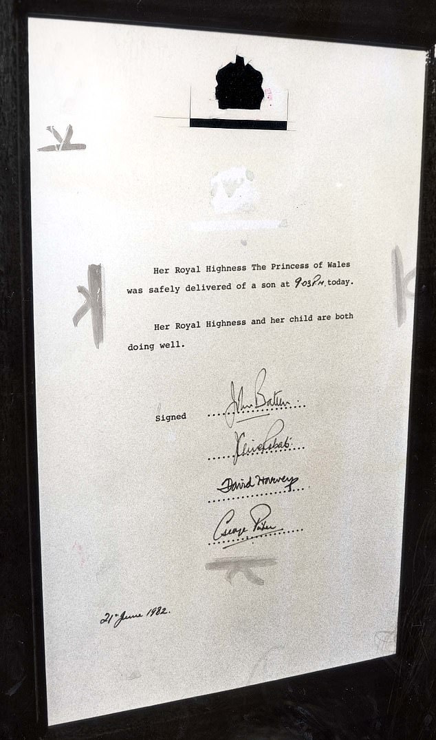 A notice announcing the birth was placed outside Buckingham Palace