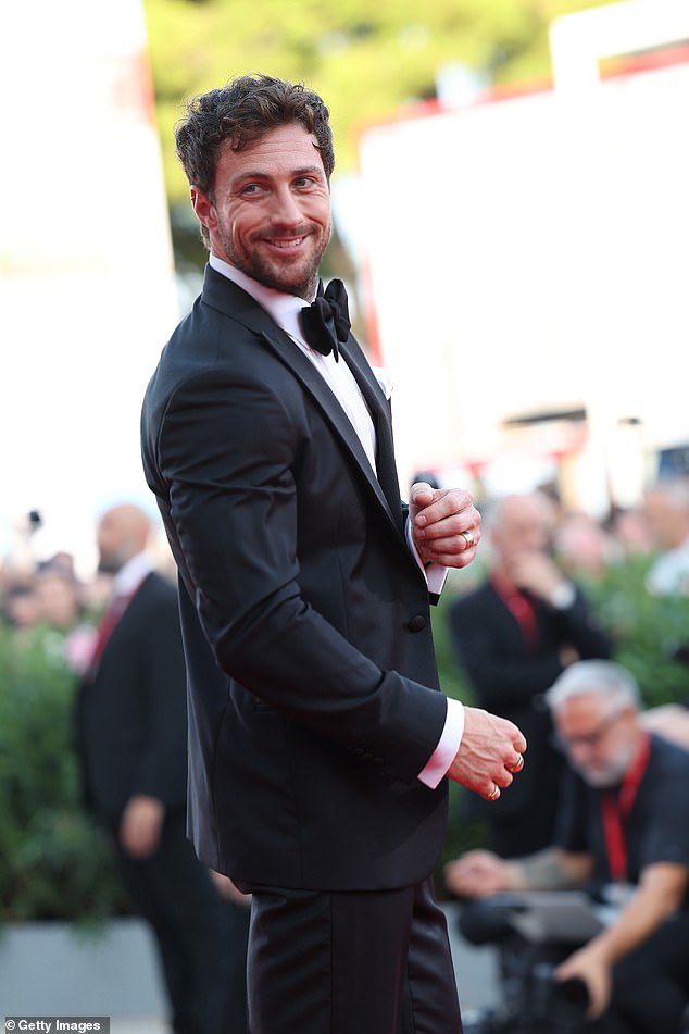 The 35-year-old replied, ¿I can¿t talk about it¿, as he was pulled away by his entourage