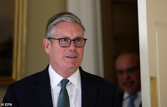 epa12186171 British Prime Minister Keir Starmer ahead of talks with Crown Prince of Bahrain, Salman bin Hamad Al Khlaifa (not pictured) at 10 Downing Street in London, Britain, 19 June 2025.  EPA/ANDY RAIN / POOL