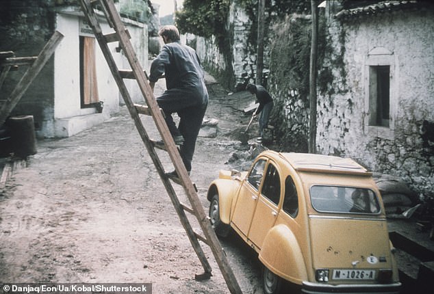 Racing through a small village on the outskirts of Madrid, Bond steers Melina Havelock's (played by Carole Bouquet) into a bag of cement that sends dust into the air to obscure the visibility of Hector Gonzalez's men who are opening fire while giving chase