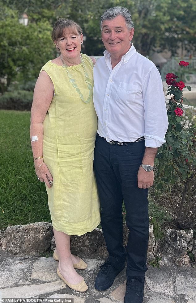 Autopsies carried out on Morgan Stanley boss Jonathan Bloomer and his wife Judy reveal they ¿suffocated¿ in an air bubble and didn¿t drown, reports claim
