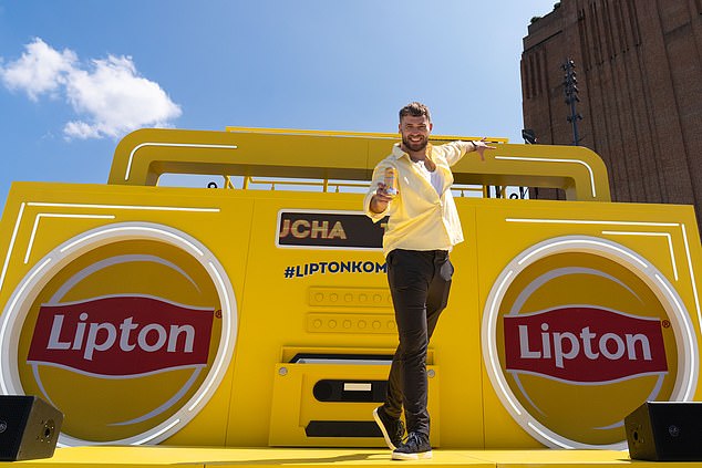 The free lessons aimed to get the nation dancing again, after new research from Lipton Ice Tea revealed that half of Brits are terrified to dance out in public, despite 7 in 10 people feeling happier after dancing