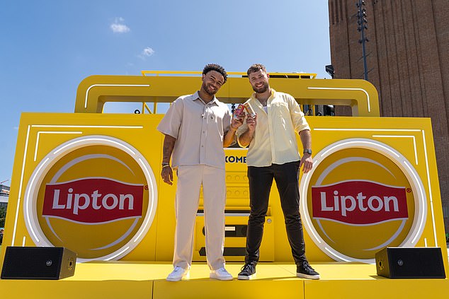 Curtis is now putting all his effort into his boxing, finance education business and his collaboration with Lipton for their Kombucha launch alongside Wes Nelson