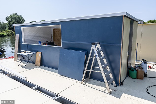 The 30ft by 30ft motorised venue will have a kitchen in the middle with seating and tables around the outside